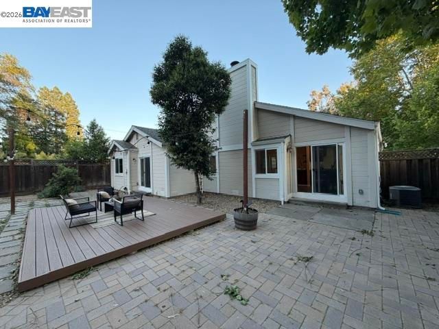 498 Freitas Rd, Danville, CA 94526