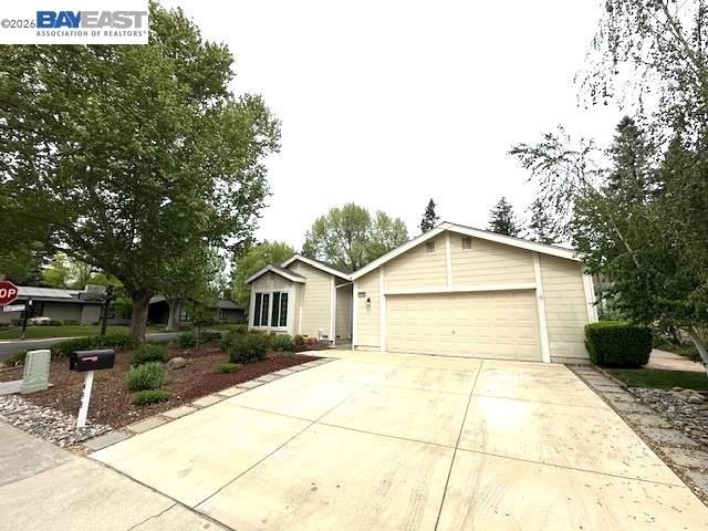 498 Freitas Rd, Danville, CA 94526
