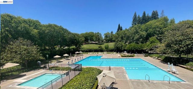 498 Freitas Rd, Danville, CA 94526