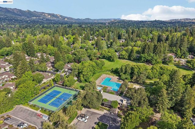 498 Freitas Rd, Danville, CA 94526
