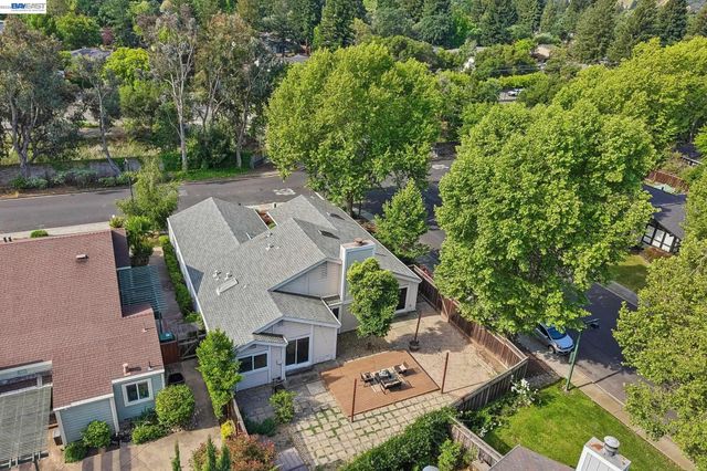 498 Freitas Rd, Danville, CA 94526