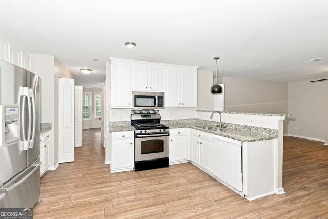 133 Crown Oaks Drive, Stockbridge, GA 30281