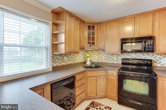 324 OVERLOOK DR, Prince Frederick, MD 20678