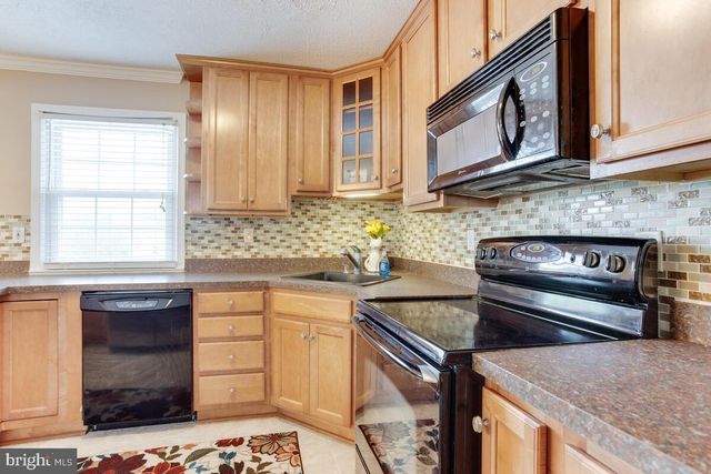 324 OVERLOOK DR, Prince Frederick, MD 20678