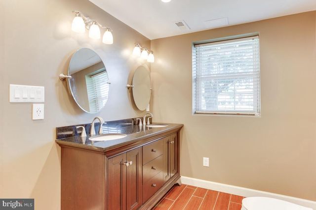 324 OVERLOOK DR, Prince Frederick, MD 20678