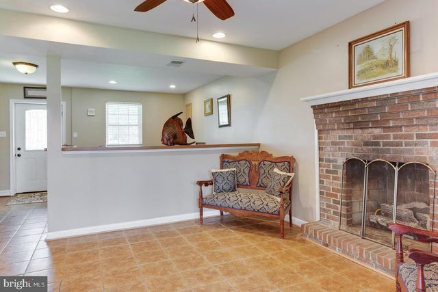 324 OVERLOOK DR, Prince Frederick, MD 20678