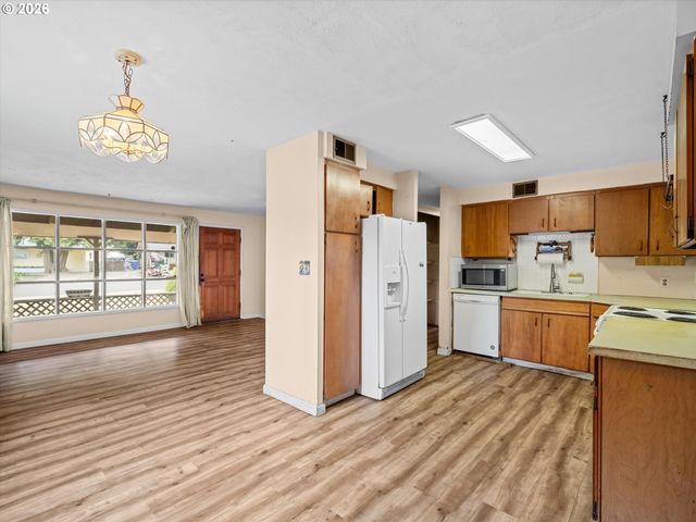 12939 Ne HANCOCK St, Portland, OR 97230