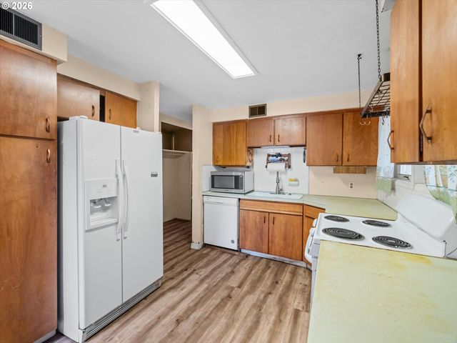 12939 Ne HANCOCK St, Portland, OR 97230