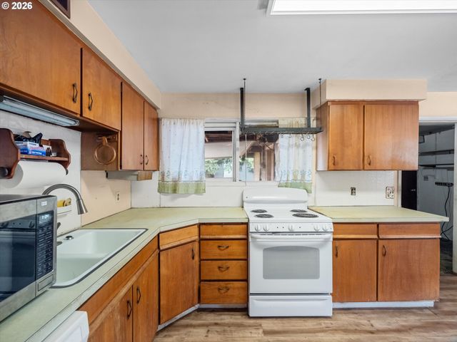 12939 Ne HANCOCK St, Portland, OR 97230