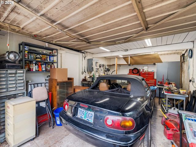 12939 Ne HANCOCK St, Portland, OR 97230