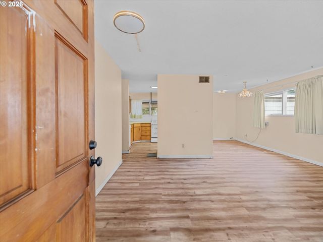 12939 Ne HANCOCK St, Portland, OR 97230