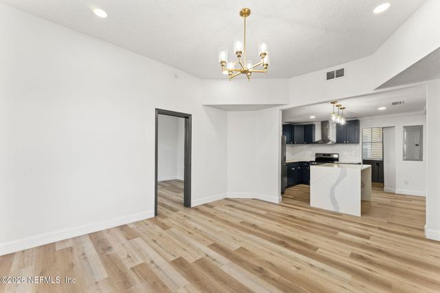 101 E 7TH Street, Jacksonville, FL 32206