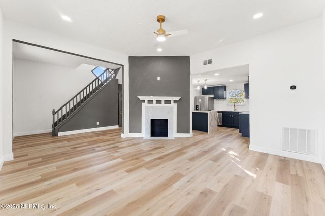 101 E 7TH Street, Jacksonville, FL 32206