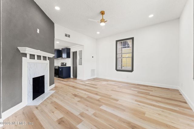 101 E 7TH Street, Jacksonville, FL 32206