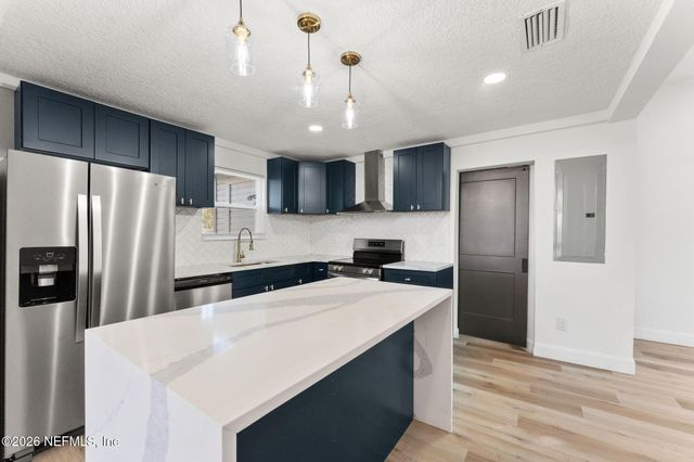 101 E 7TH Street, Jacksonville, FL 32206