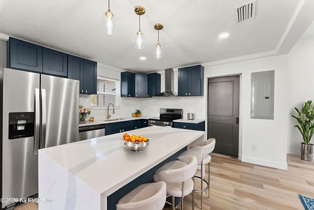 101 E 7TH Street, Jacksonville, FL 32206