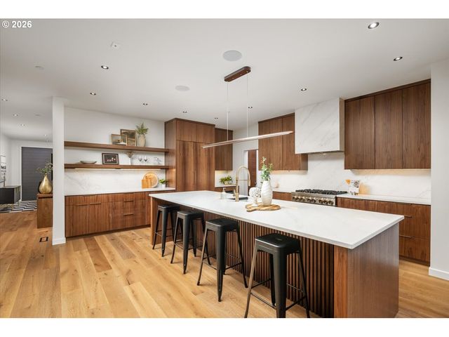 5152 Sw Dawn St, Lake Oswego, OR 97035