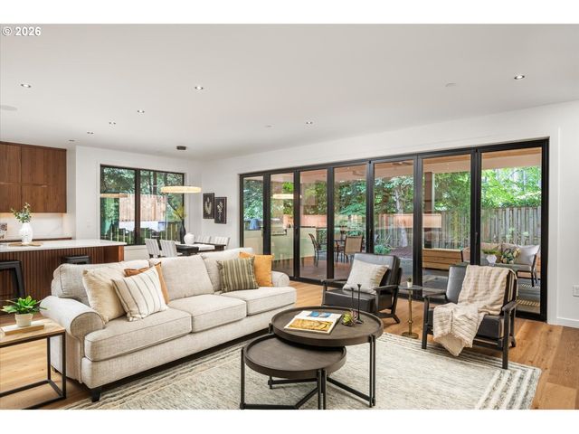 5152 Sw Dawn St, Lake Oswego, OR 97035