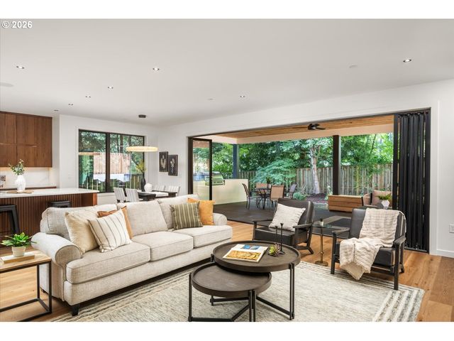 5152 Sw Dawn St, Lake Oswego, OR 97035