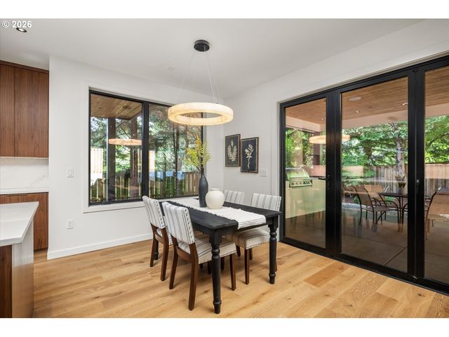 5152 Sw Dawn St, Lake Oswego, OR 97035