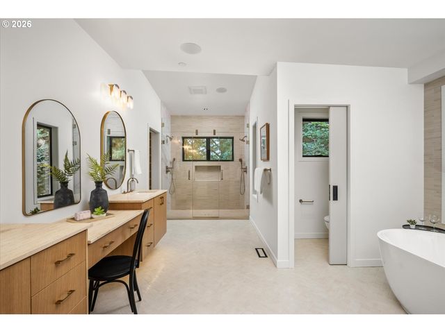 5152 Sw Dawn St, Lake Oswego, OR 97035