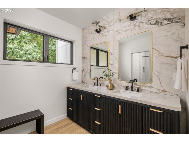 5152 Sw Dawn St, Lake Oswego, OR 97035