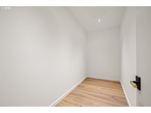 5152 Sw Dawn St, Lake Oswego, OR 97035
