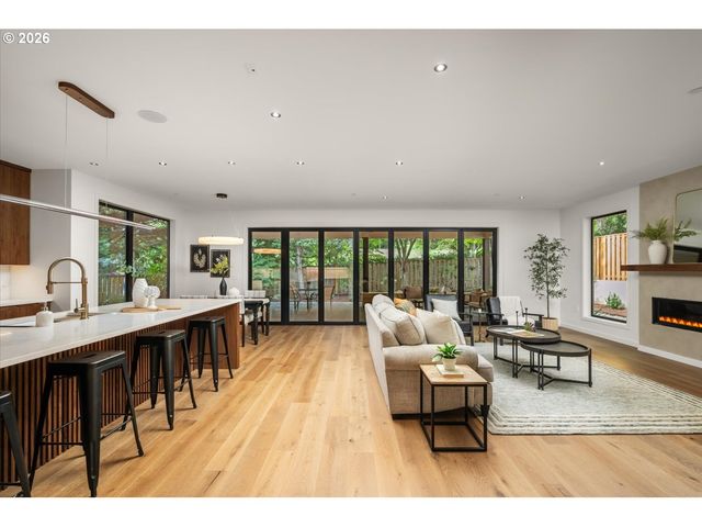 5152 Sw Dawn St, Lake Oswego, OR 97035