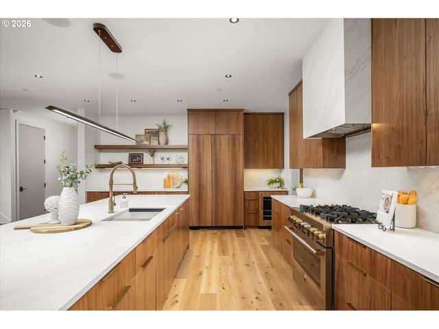 5152 Sw Dawn St, Lake Oswego, OR 97035
