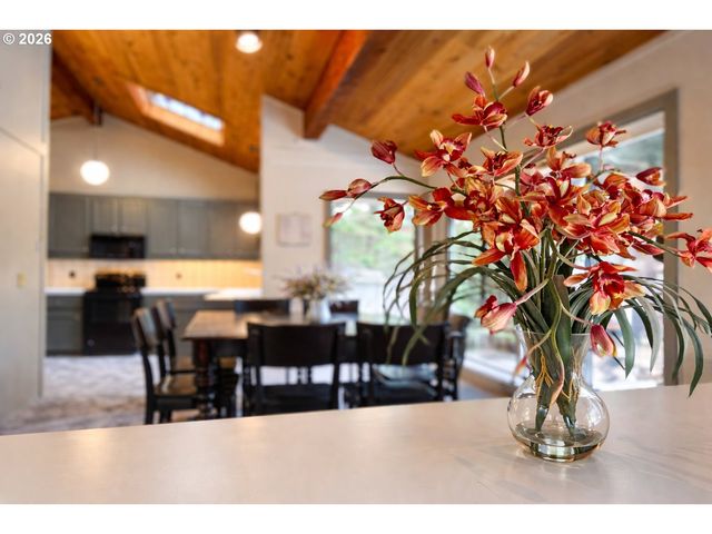17454 BLUFF Dr, Brookings, OR 97415