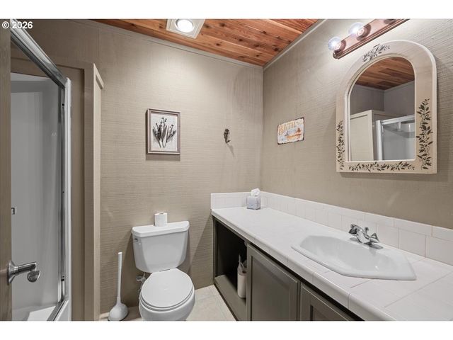 17454 BLUFF Dr, Brookings, OR 97415