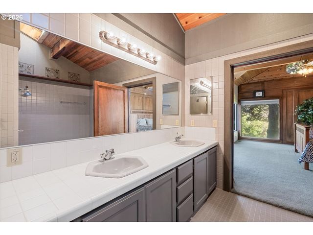17454 BLUFF Dr, Brookings, OR 97415