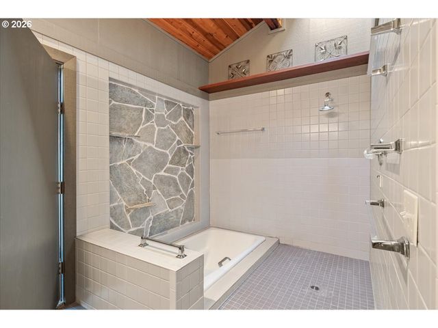 17454 BLUFF Dr, Brookings, OR 97415