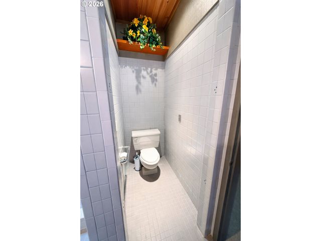 17454 BLUFF Dr, Brookings, OR 97415