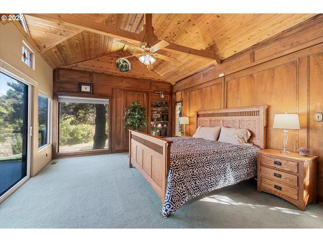 17454 BLUFF Dr, Brookings, OR 97415