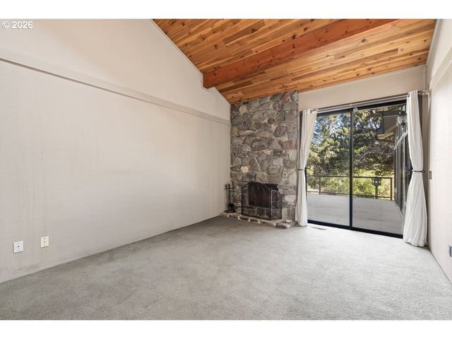 17454 BLUFF Dr, Brookings, OR 97415
