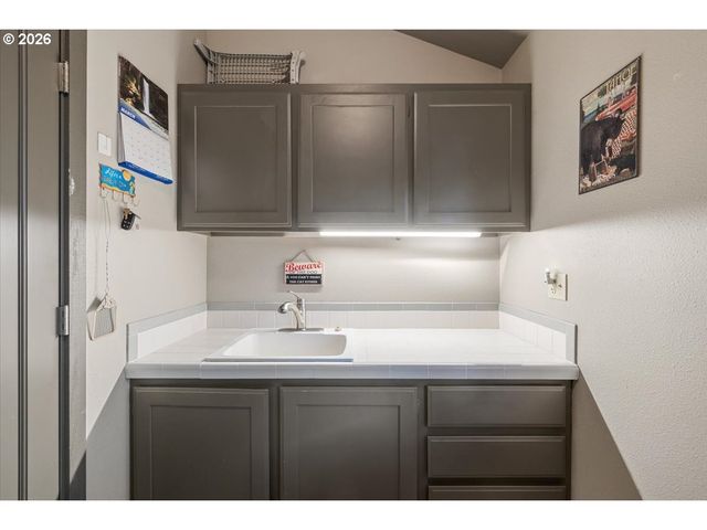 17454 BLUFF Dr, Brookings, OR 97415