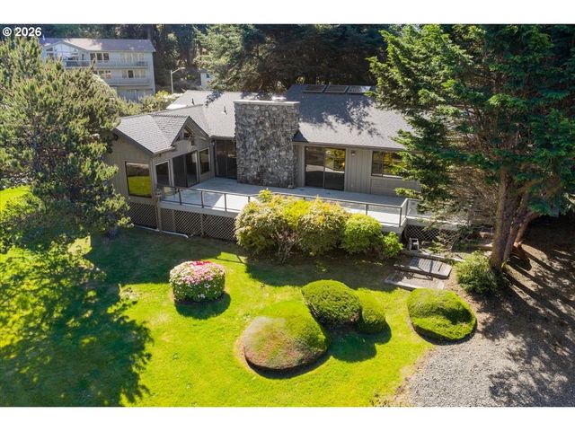 17454 BLUFF Dr, Brookings, OR 97415