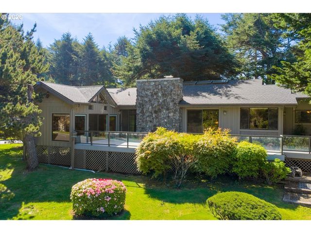 17454 BLUFF Dr, Brookings, OR 97415