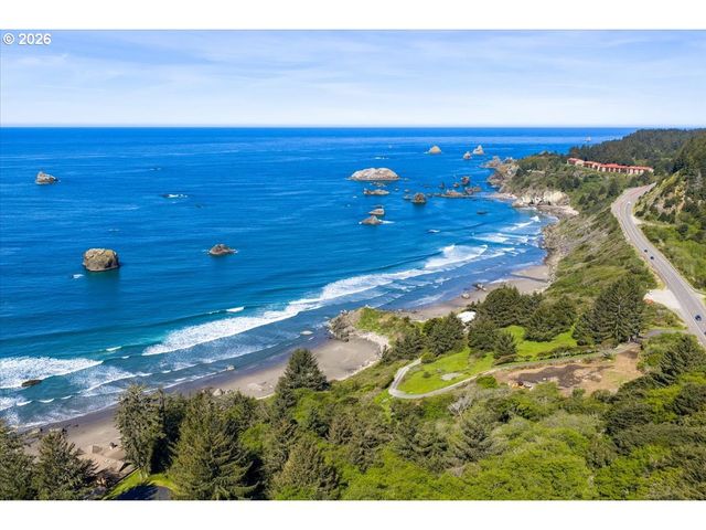 17454 BLUFF Dr, Brookings, OR 97415