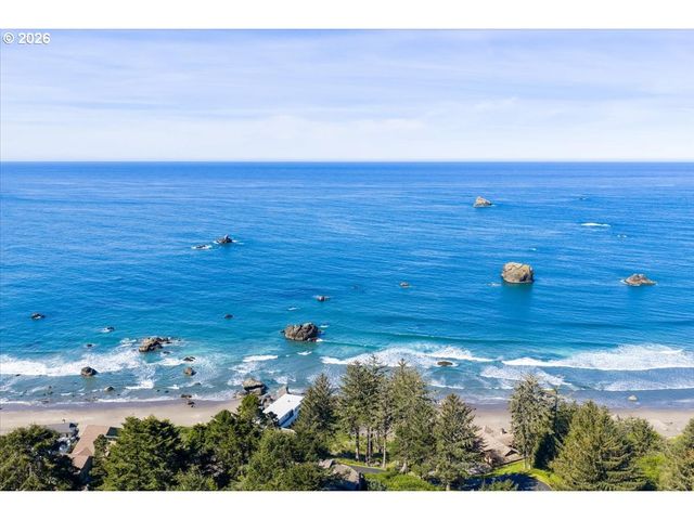 17454 BLUFF Dr, Brookings, OR 97415