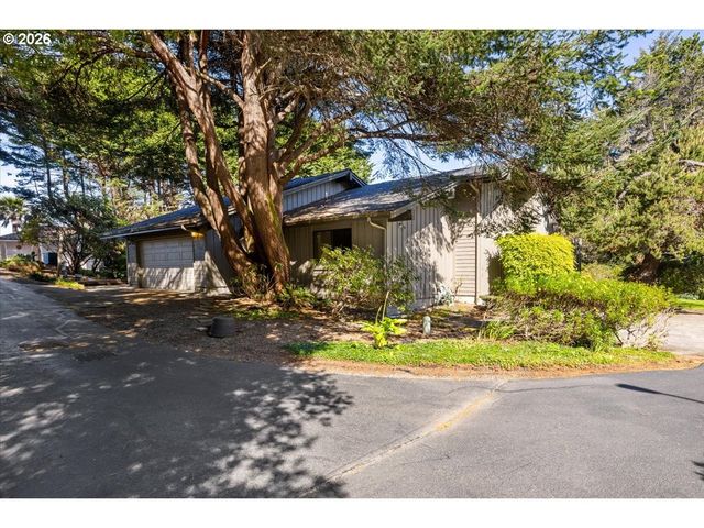 17454 BLUFF Dr, Brookings, OR 97415