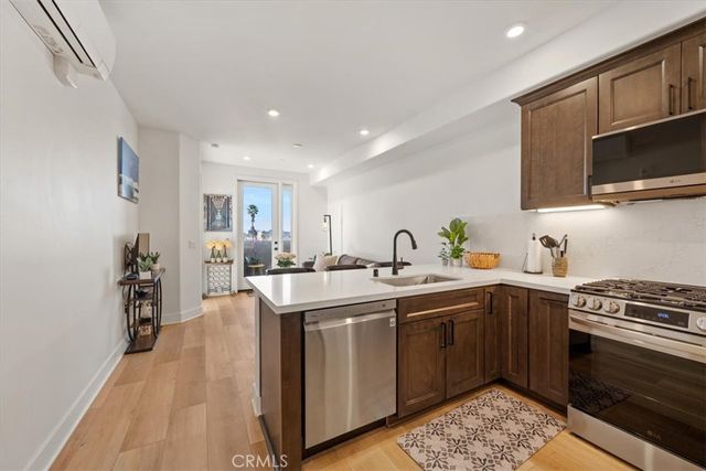 402 W Grand Avenue 301, Grover Beach, CA 93433