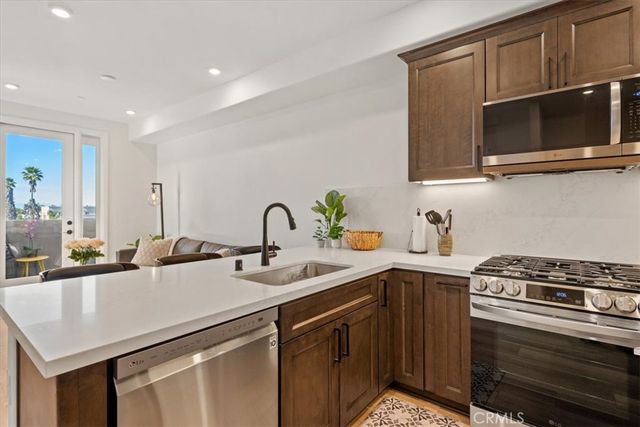 402 W Grand Avenue 301, Grover Beach, CA 93433