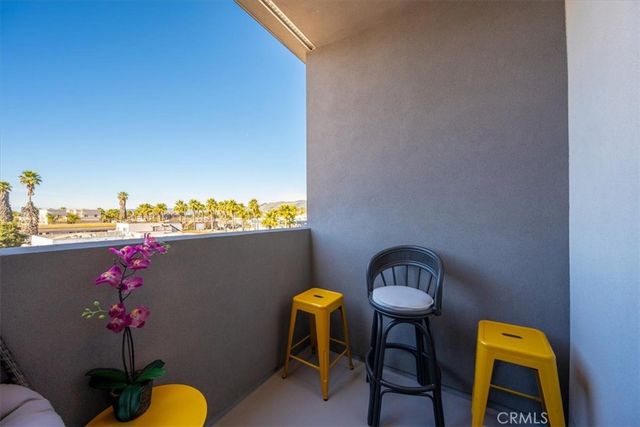 402 W Grand Avenue 301, Grover Beach, CA 93433