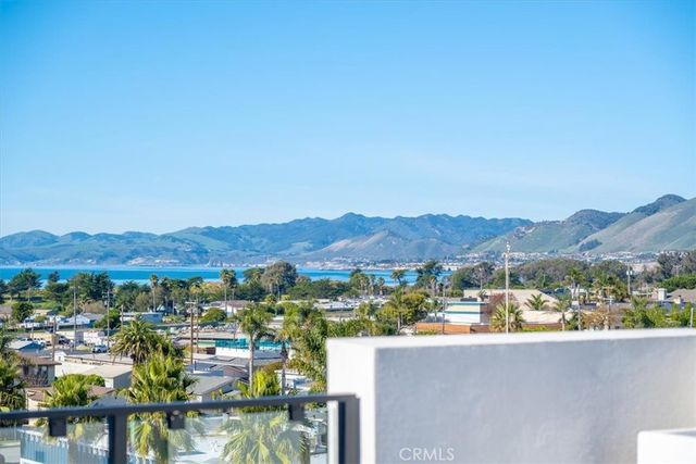 402 W Grand Avenue 301, Grover Beach, CA 93433