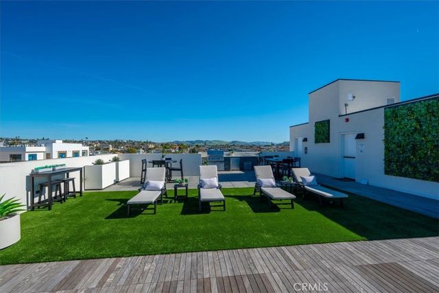 402 W Grand Avenue 301, Grover Beach, CA 93433