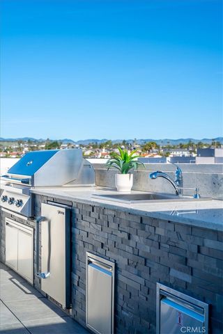 402 W Grand Avenue 301, Grover Beach, CA 93433