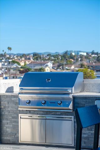 402 W Grand Avenue 301, Grover Beach, CA 93433