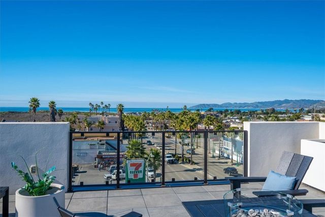 402 W Grand Avenue 301, Grover Beach, CA 93433